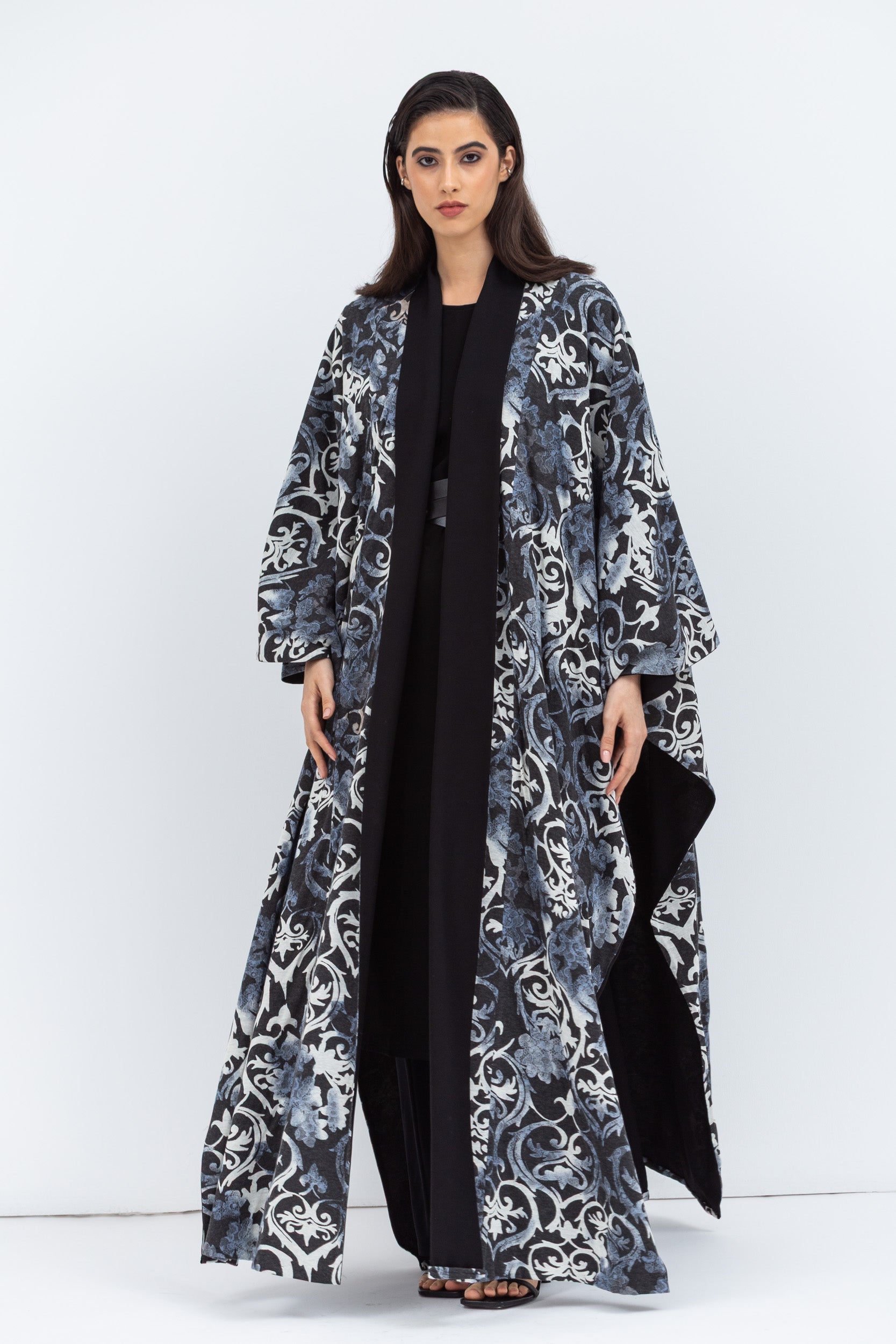 Reversible Shawl Abaya with Blue Pattern