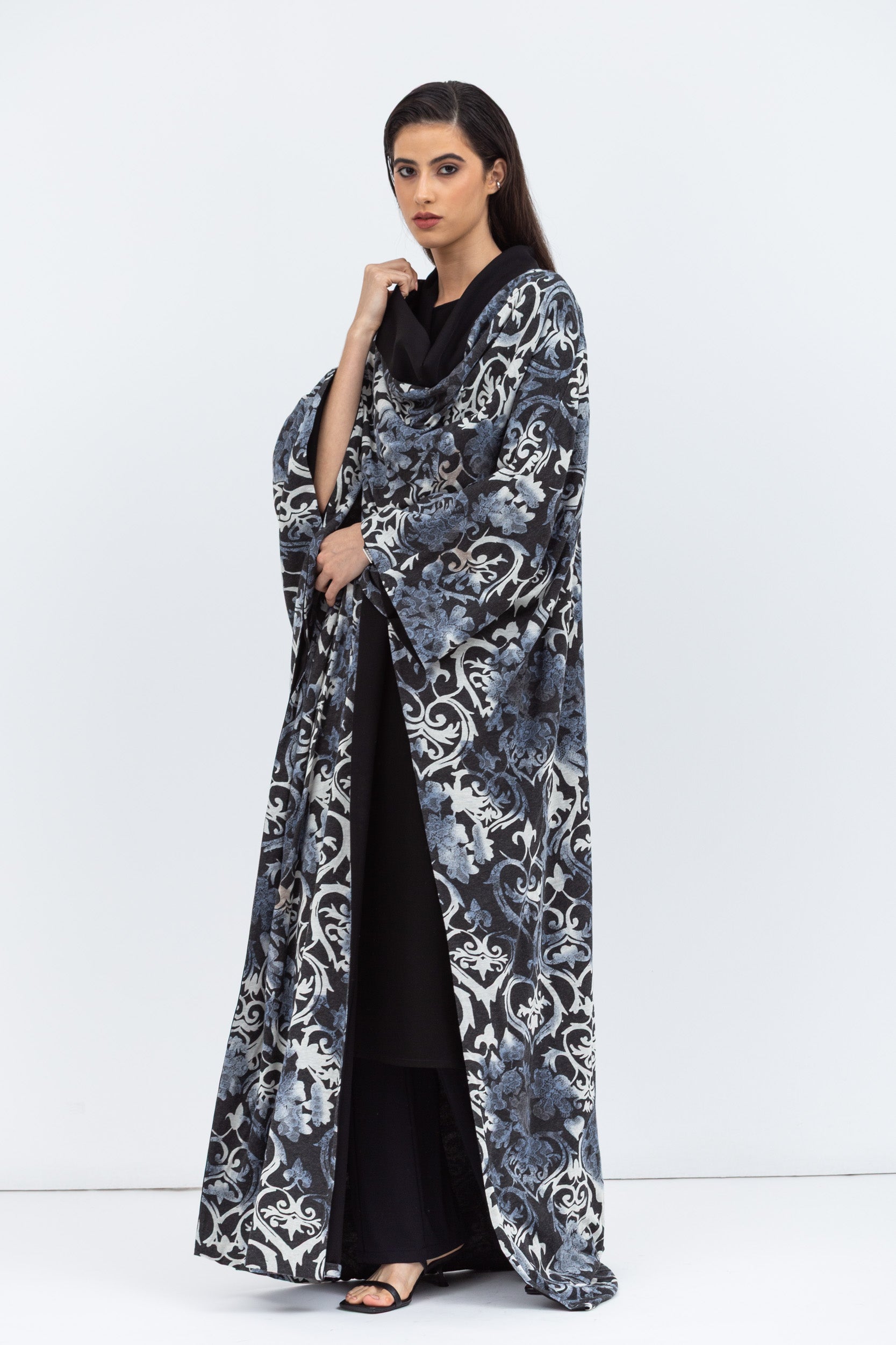 Reversible Shawl Abaya with Blue Pattern