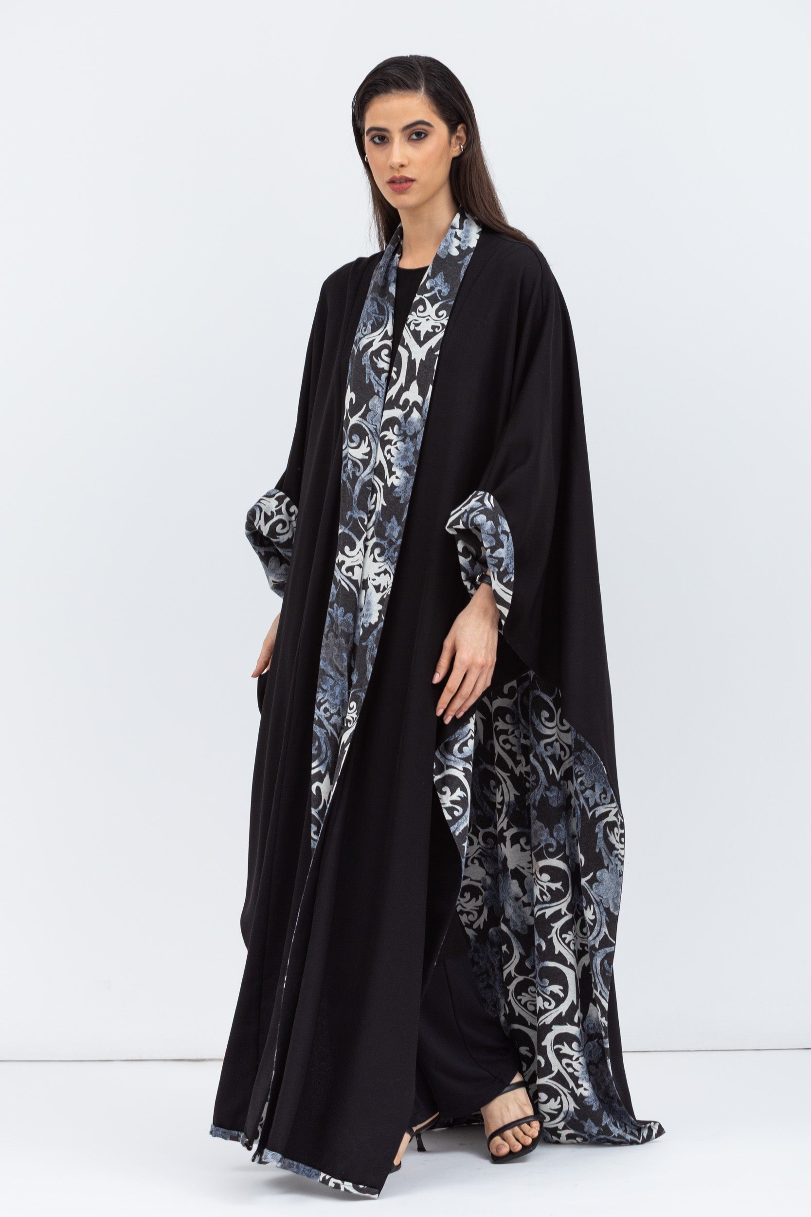 Reversible Shawl Abaya with Blue Pattern