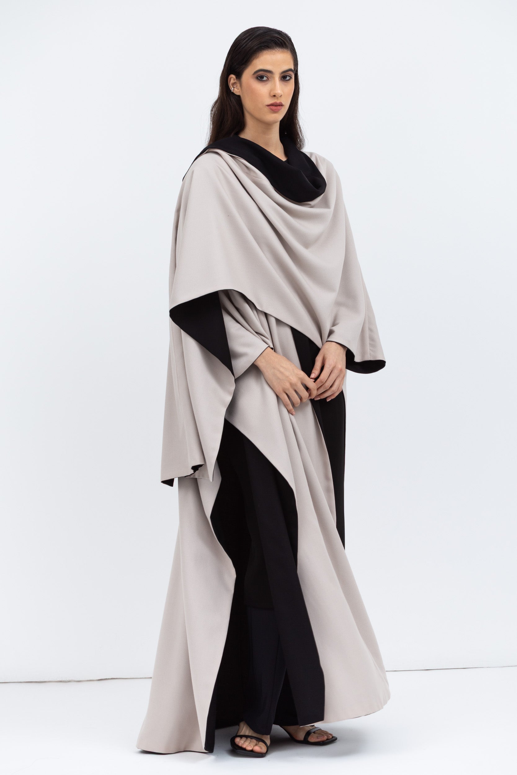 Reversible Shawl Abaya in Black Mauve