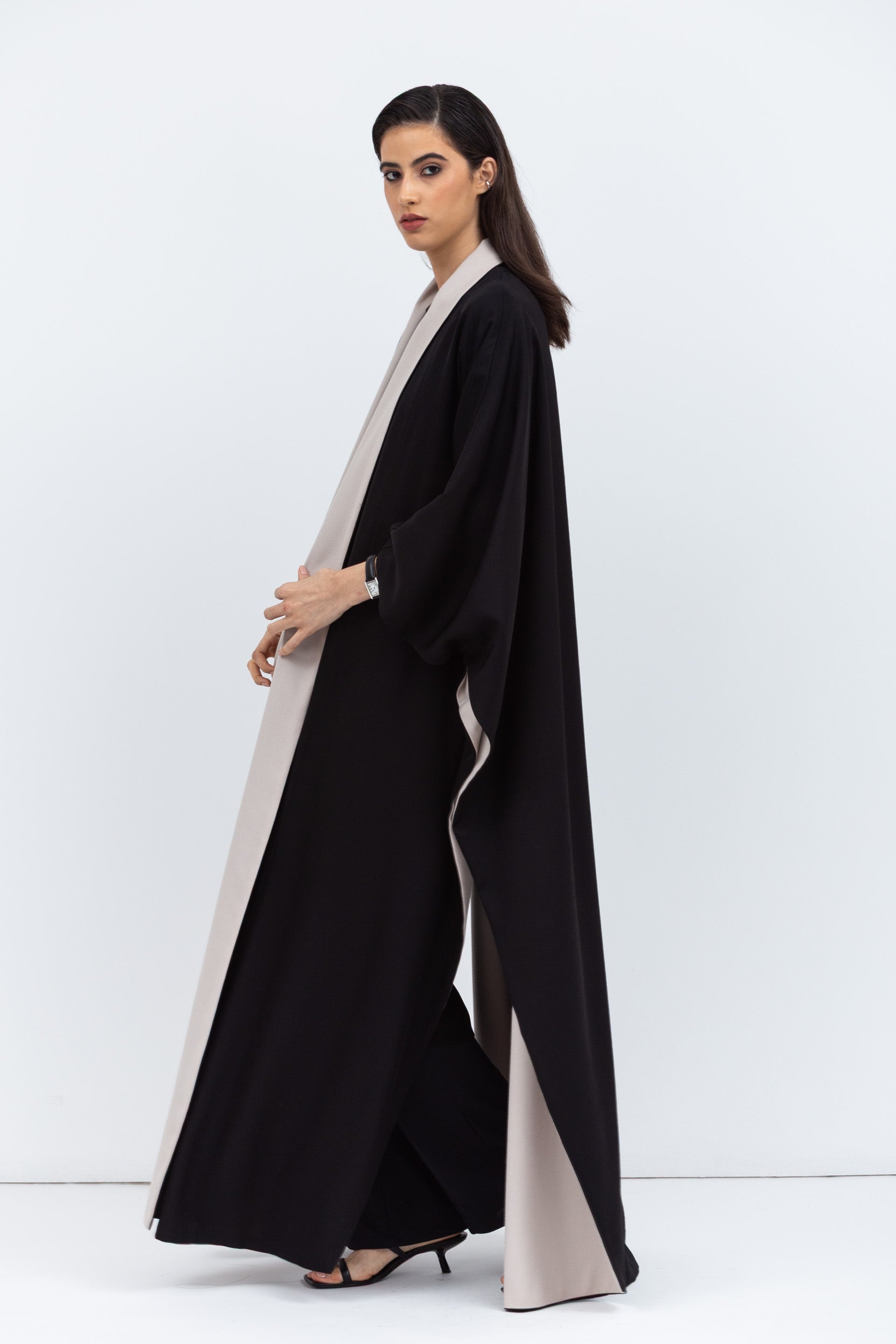 Reversible Shawl Abaya in Black Mauve