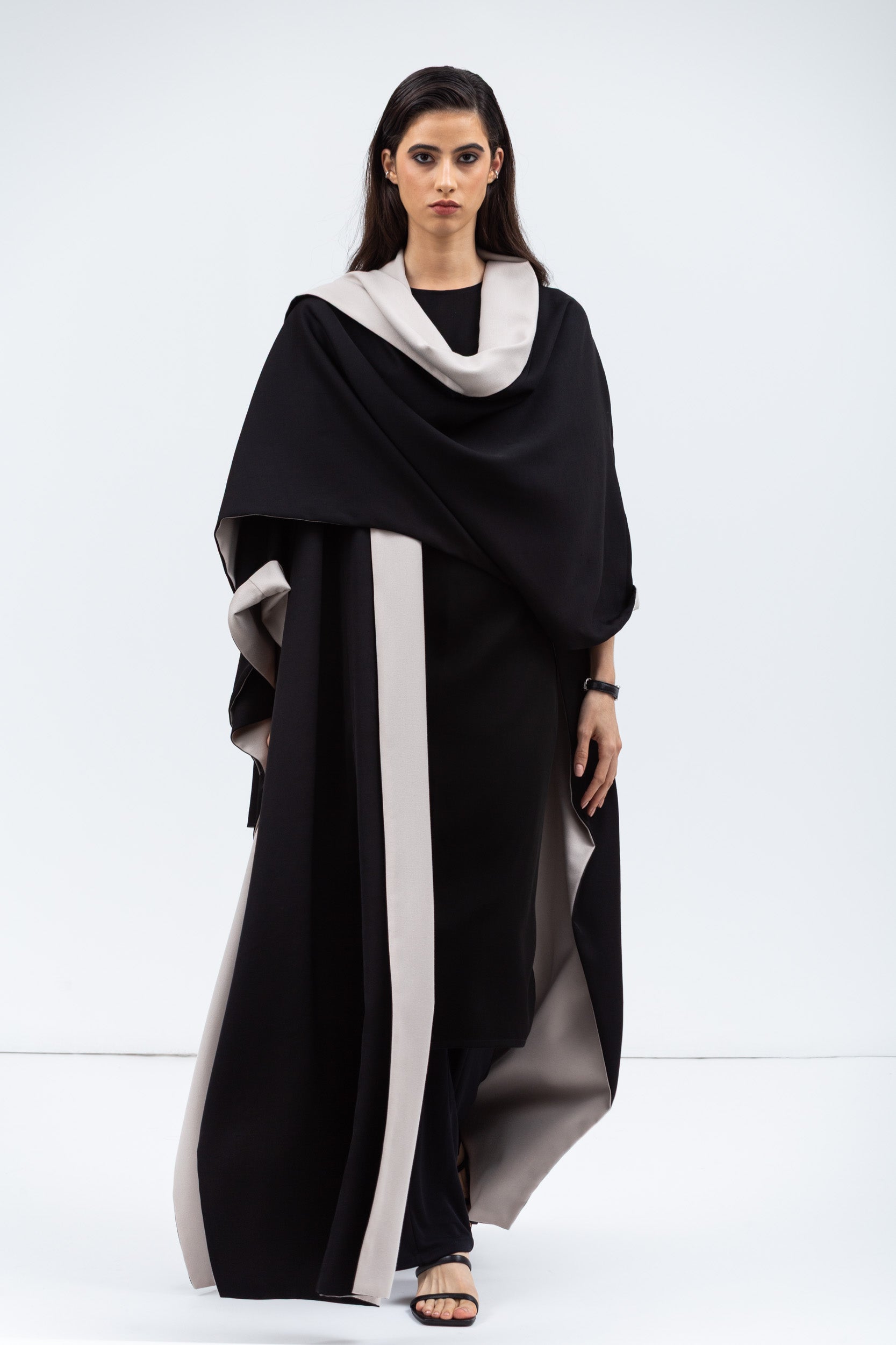 Reversible Shawl Abaya in Black Mauve