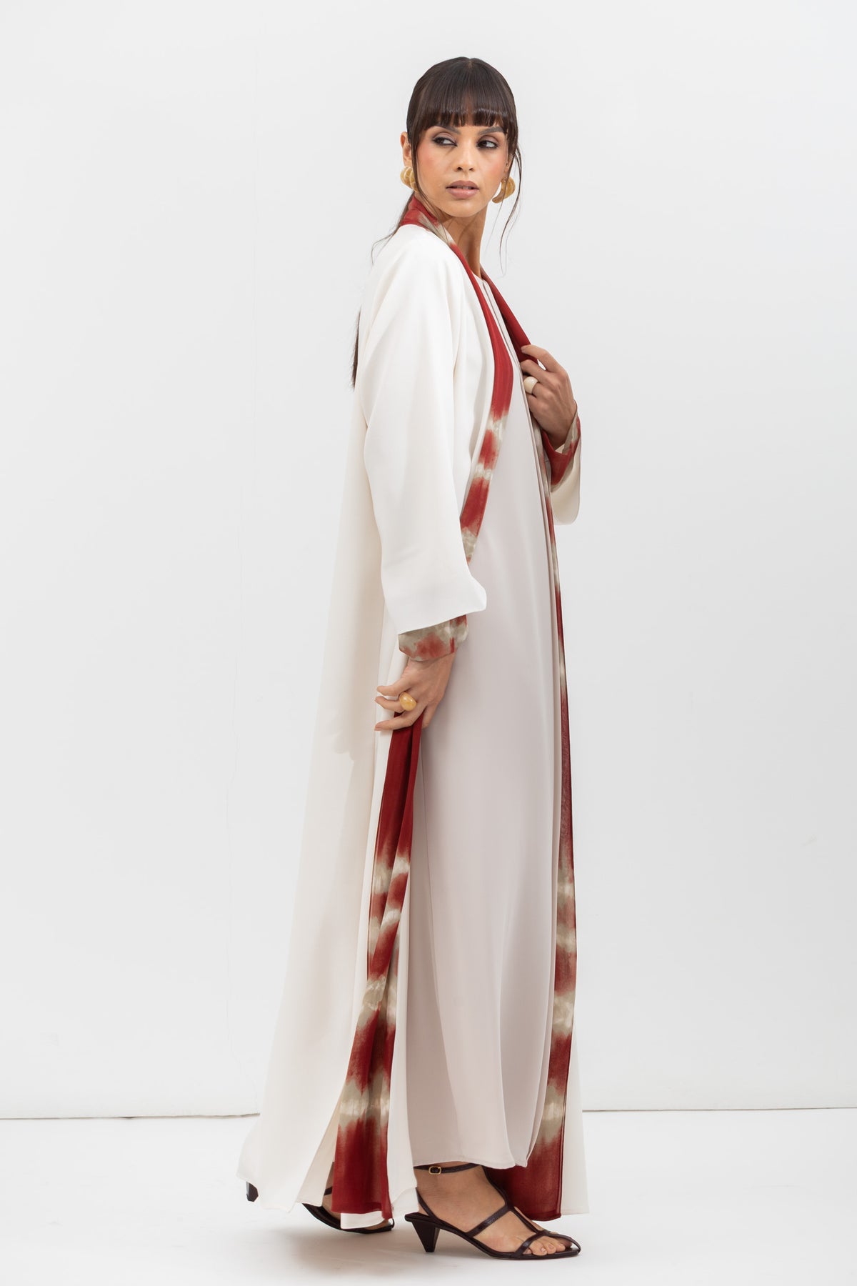 Fluid Shawl Lapel Abaya in Ivory and Red