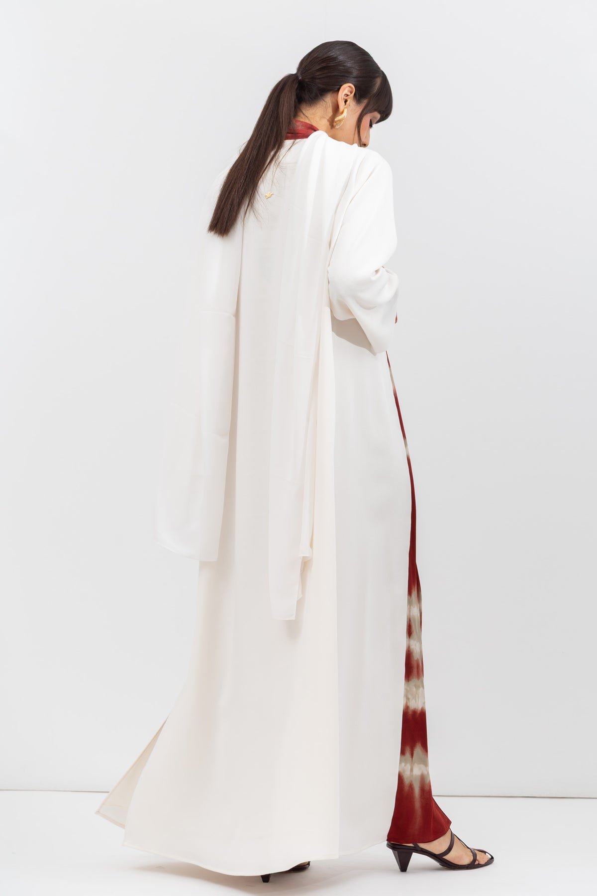 Fluid Shawl Lapel Abaya in Ivory and Red