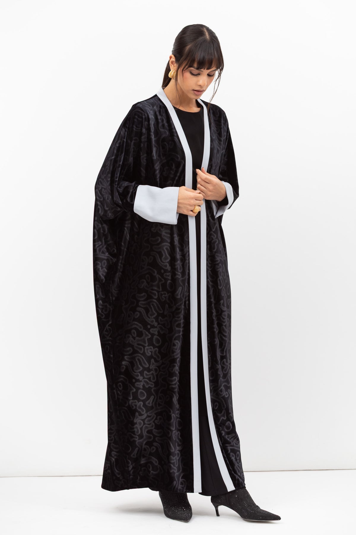 Velvet Butterfly Abaya in Printed Grey Black