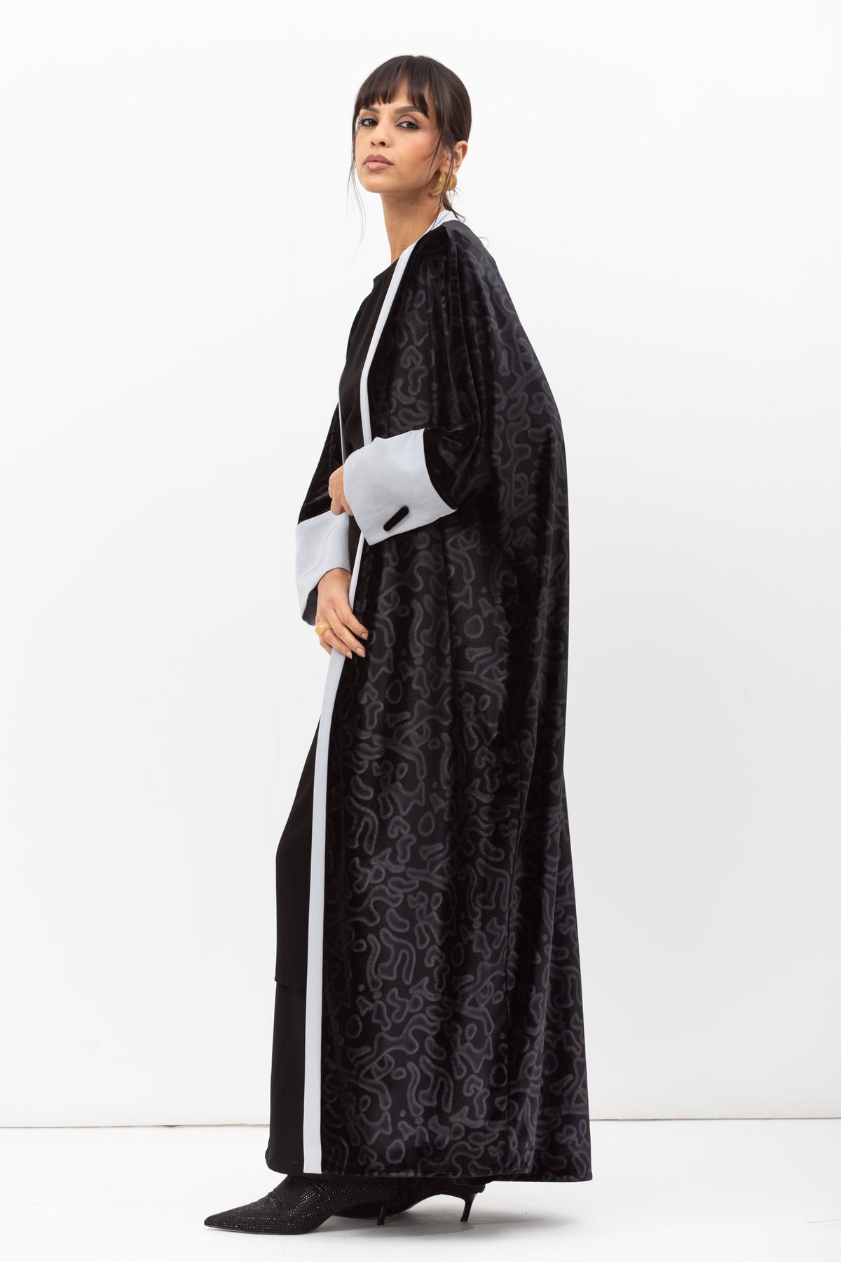 Velvet Butterfly Abaya in Printed Grey Black