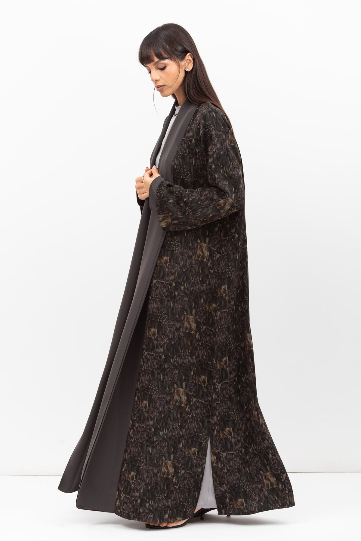 Fluid Shawl Lapel Abaya in Printed Dark Green RTW