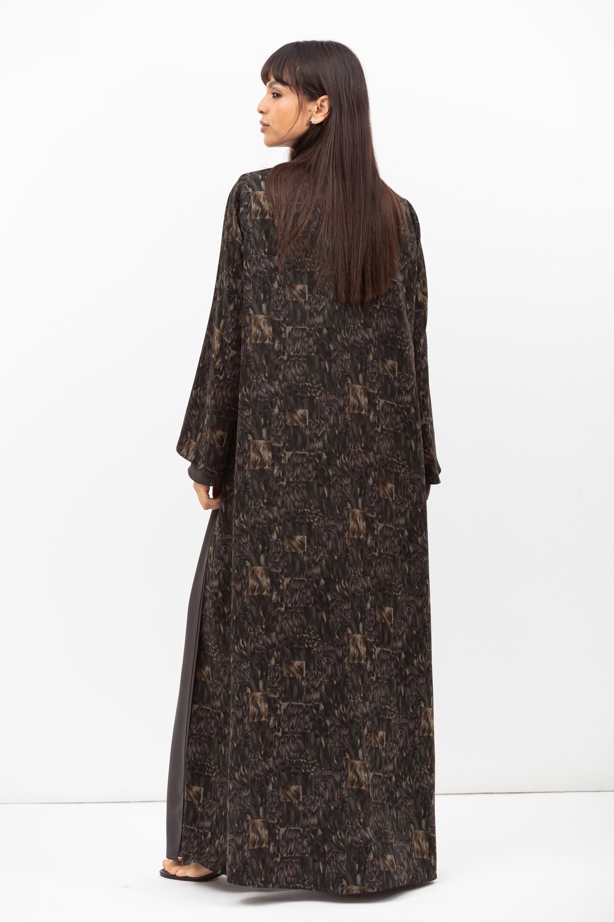 Fluid Shawl Lapel Abaya in Printed Dark Green