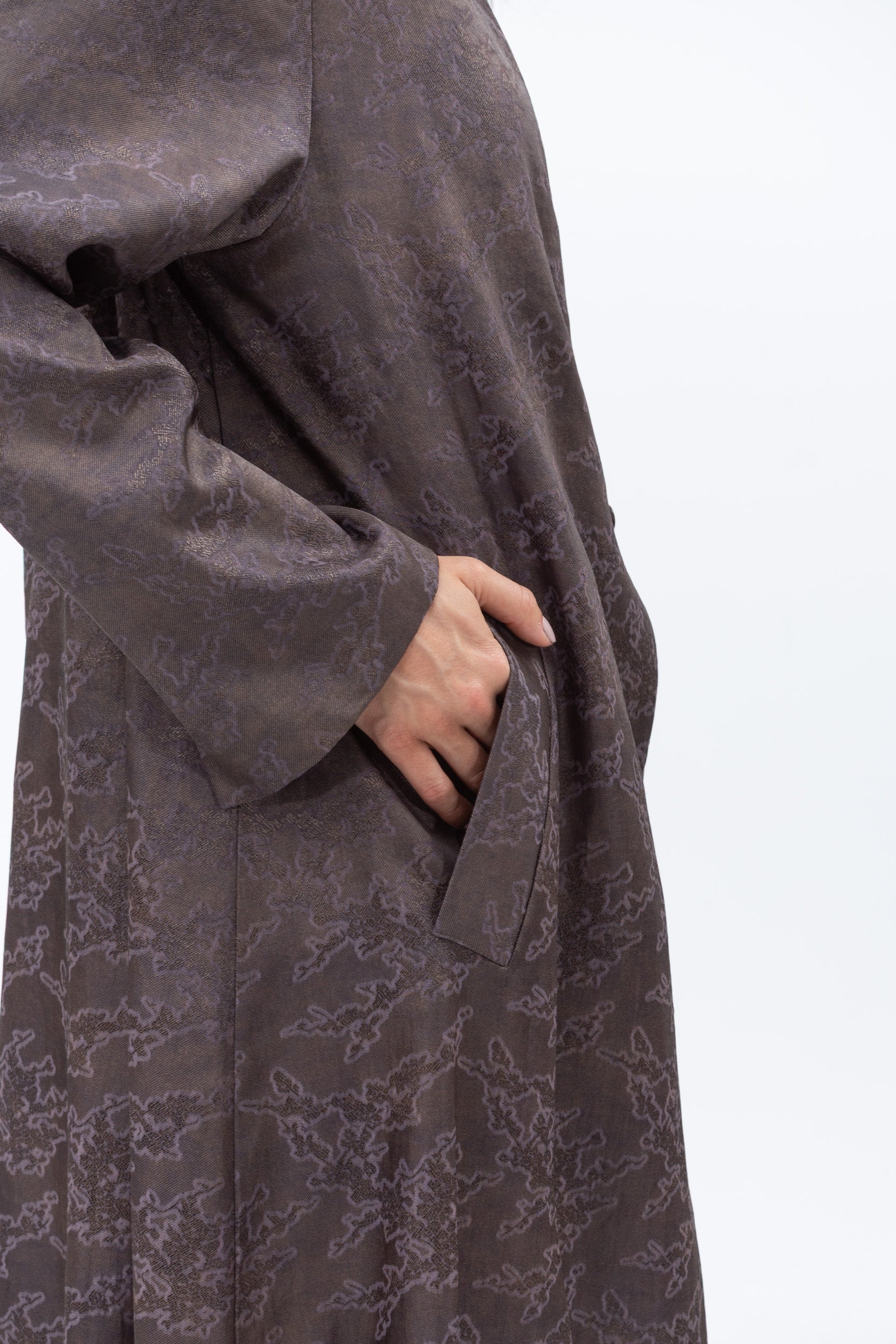 Textured Jacquard Abaya in Antique Grey