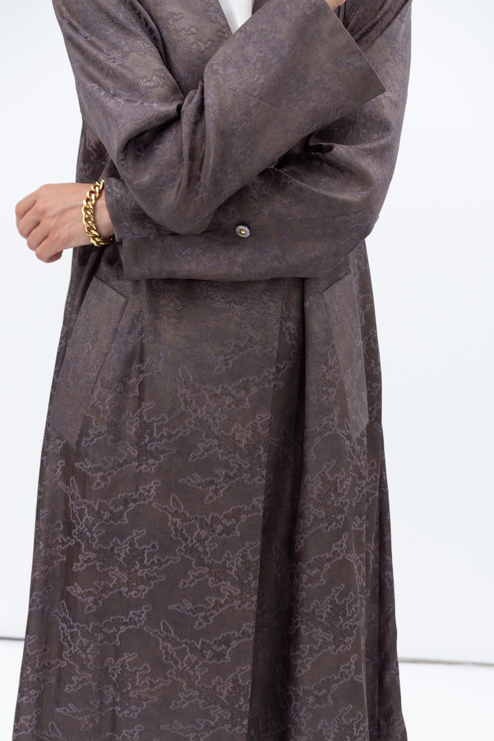 Textured Jacquard Abaya in Antique Grey