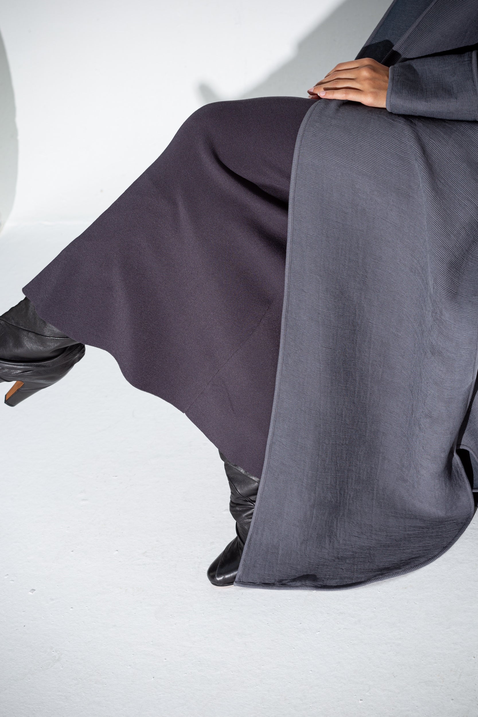 Gray Ripple Abaya