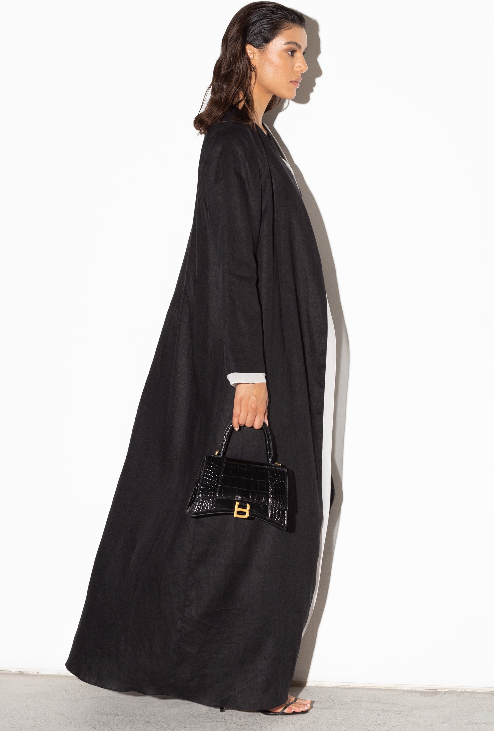 Linen Abaya in Black with Ivory Inner Detail