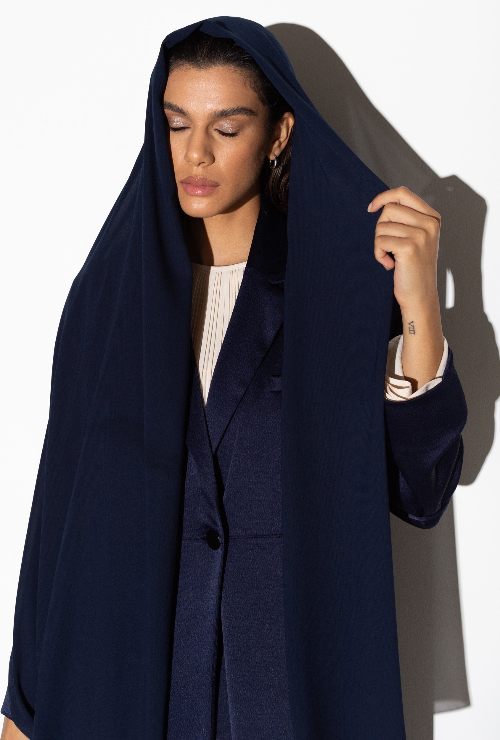 Suit Abaya in Polished Navy