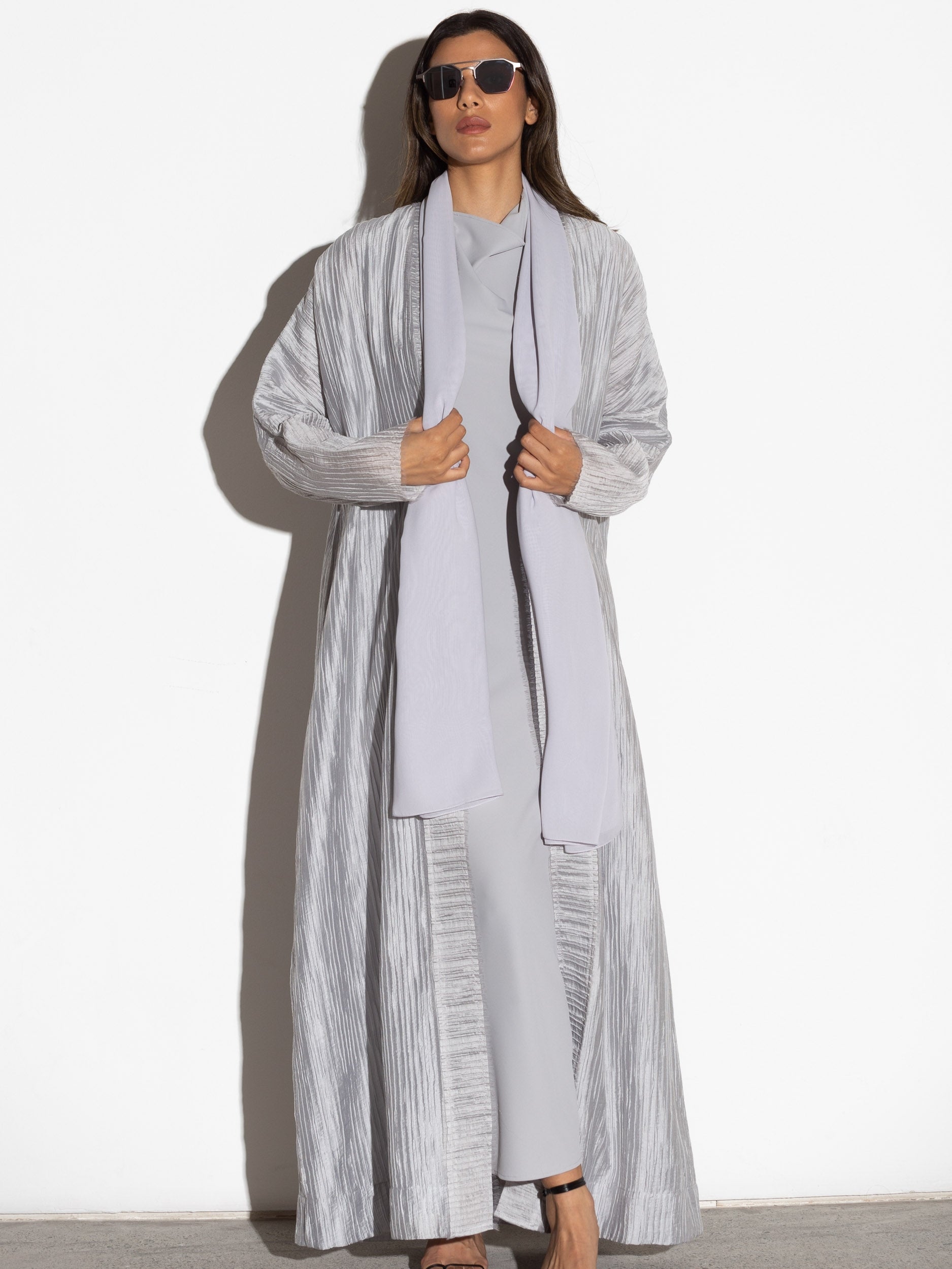 Textured Loose Cut Light Gray Abaya