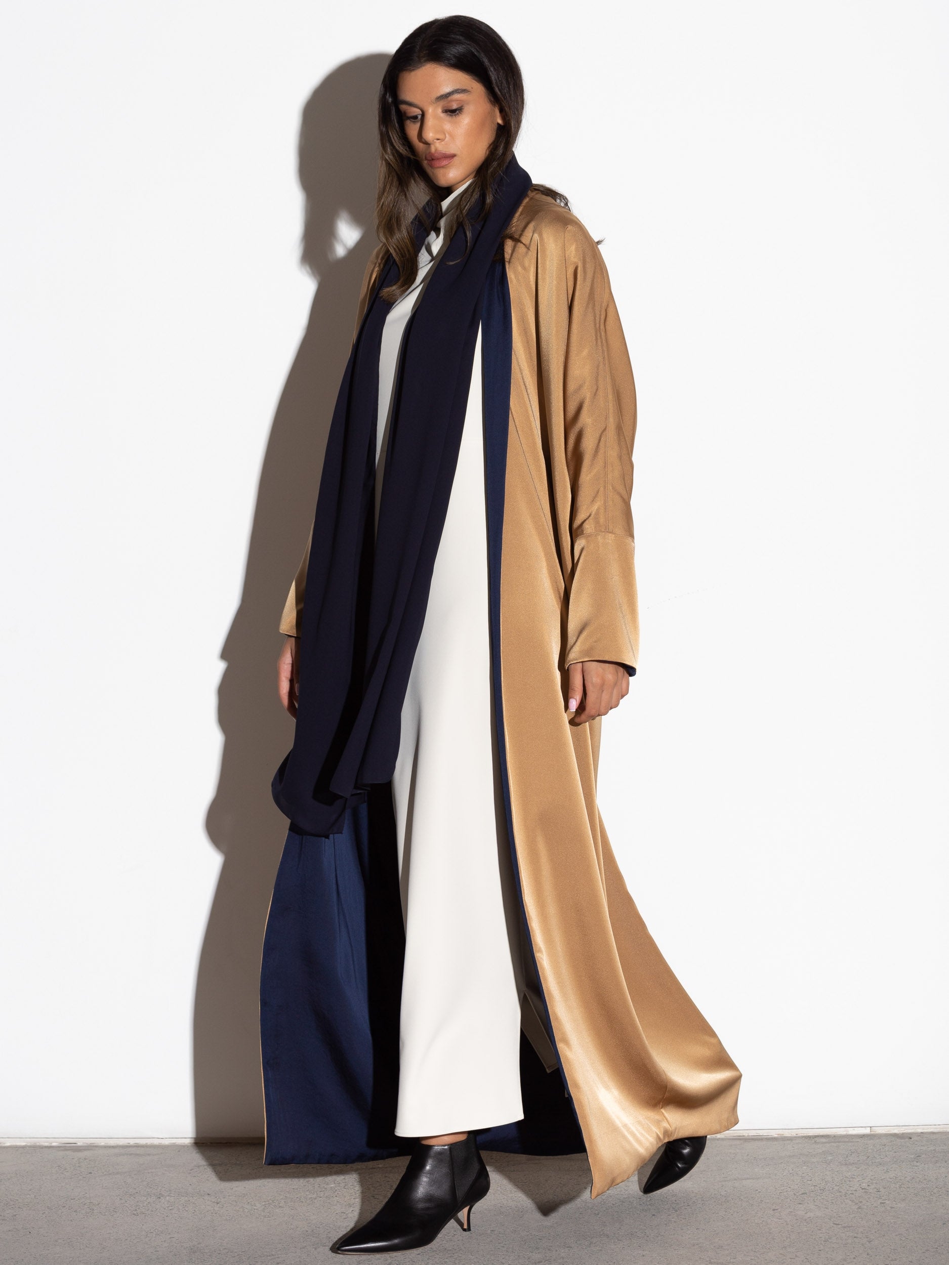 Reversible Abaya in Blue / Gold