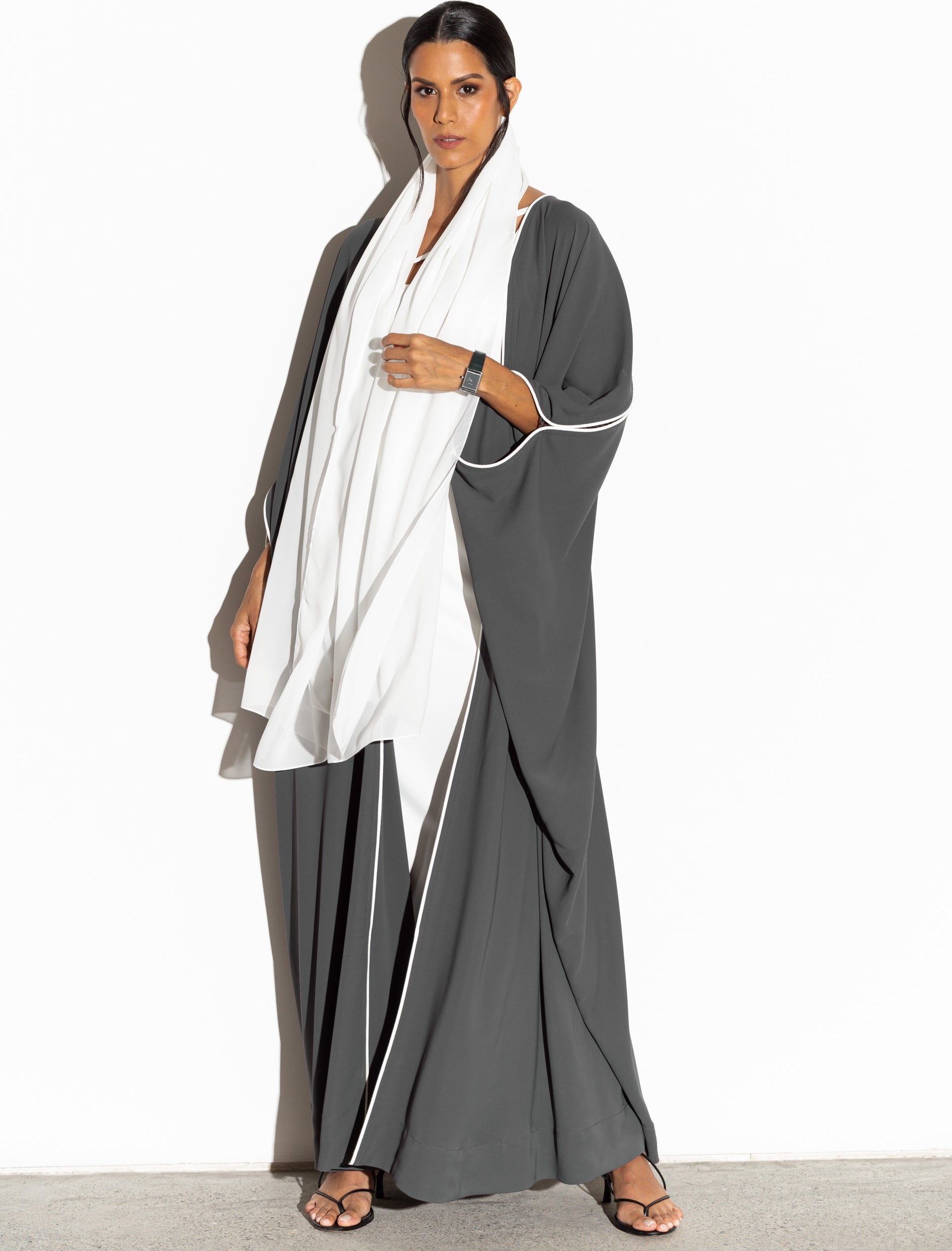 Woven Abaya in Gray Green