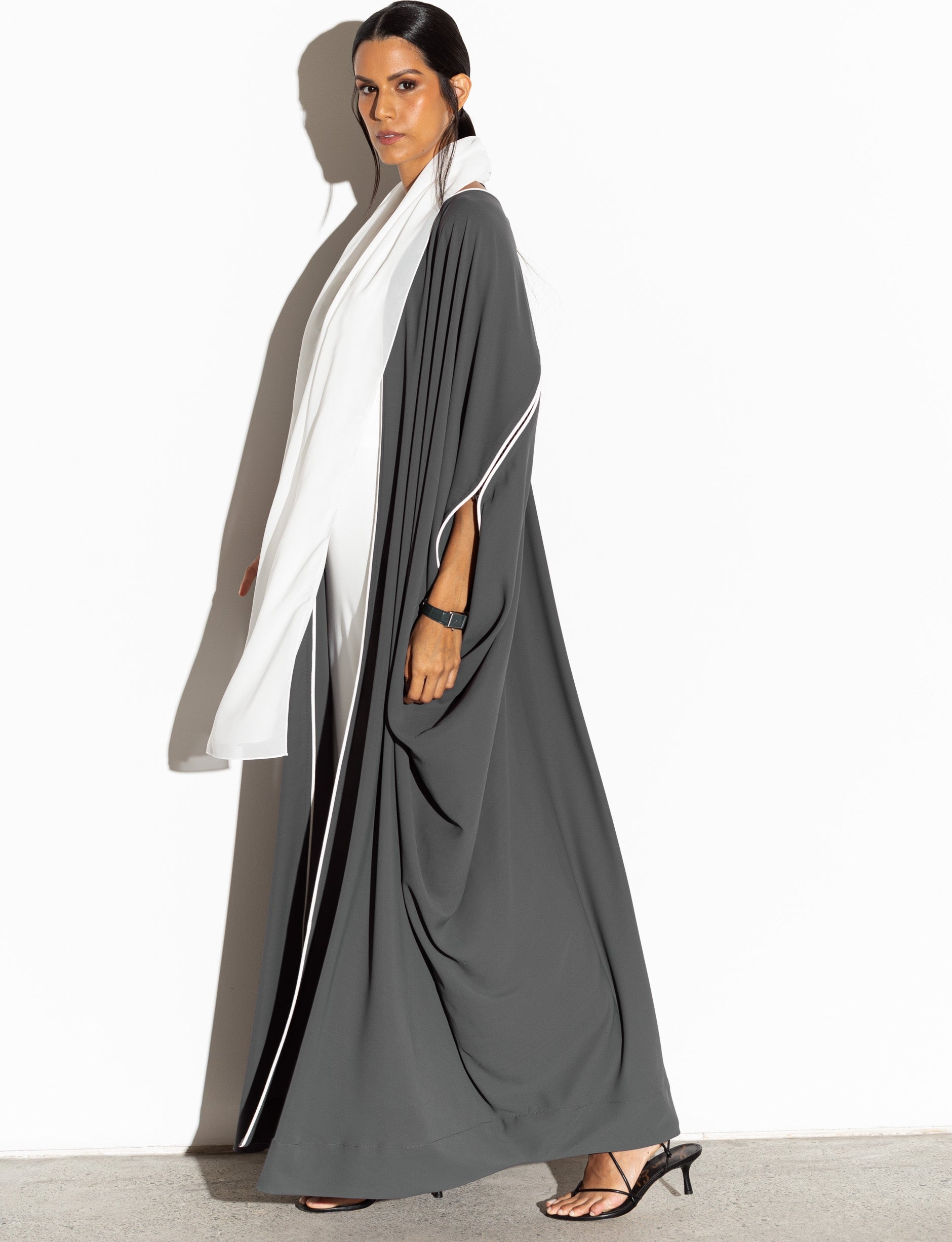 Woven Abaya in Gray Green