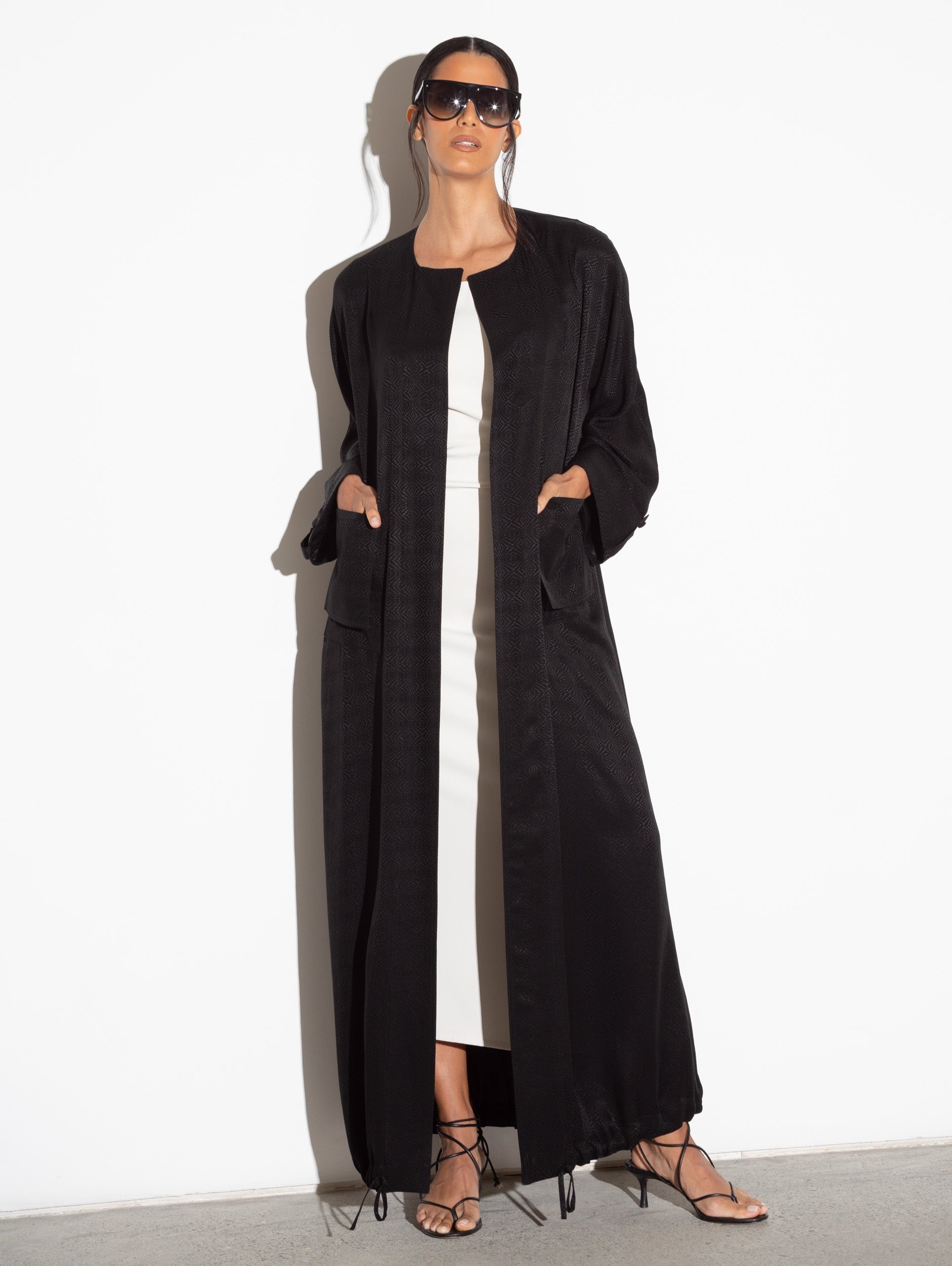 Black Trench Pattern Abaya