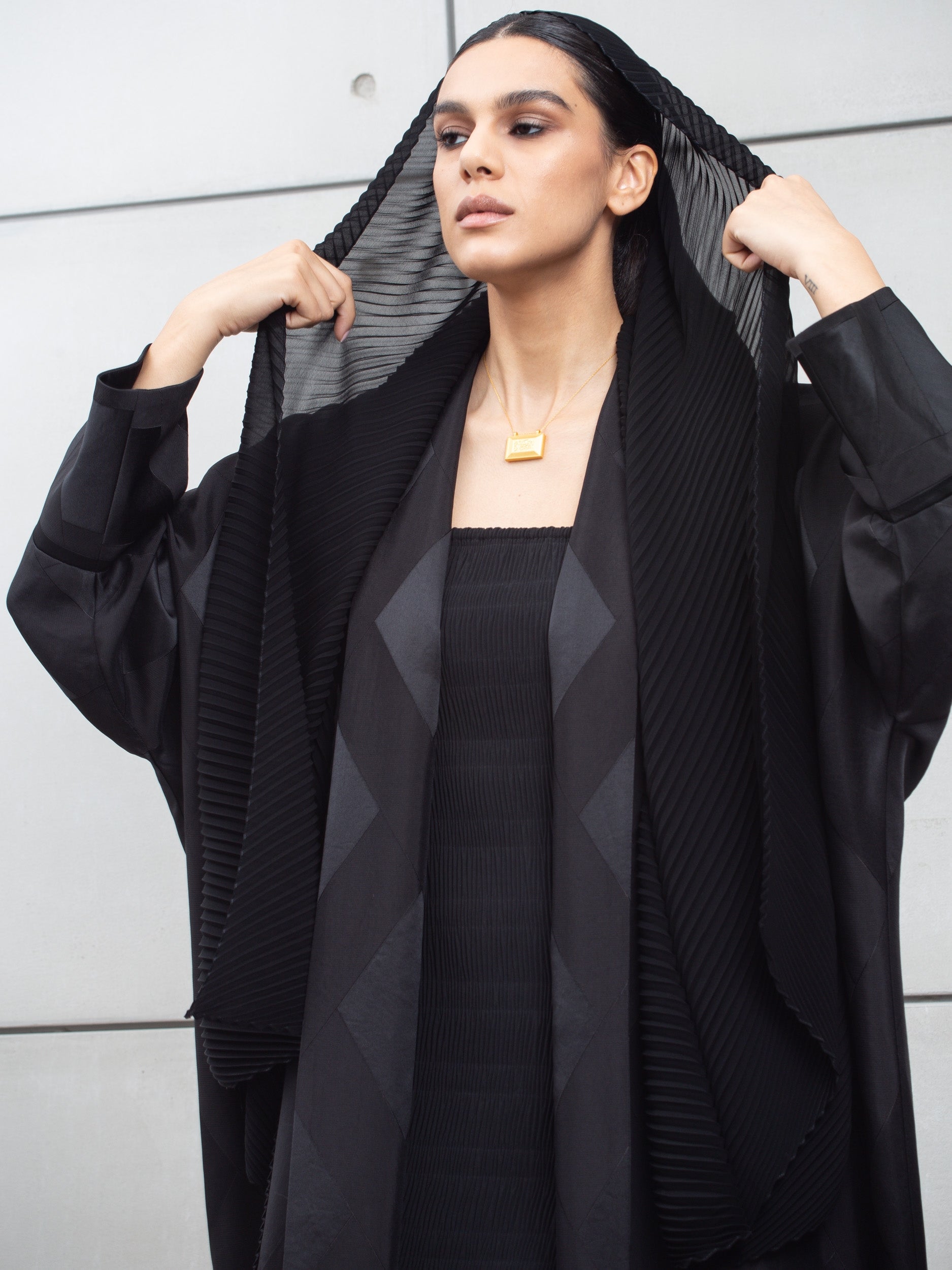 Lux Flow Abaya in Black