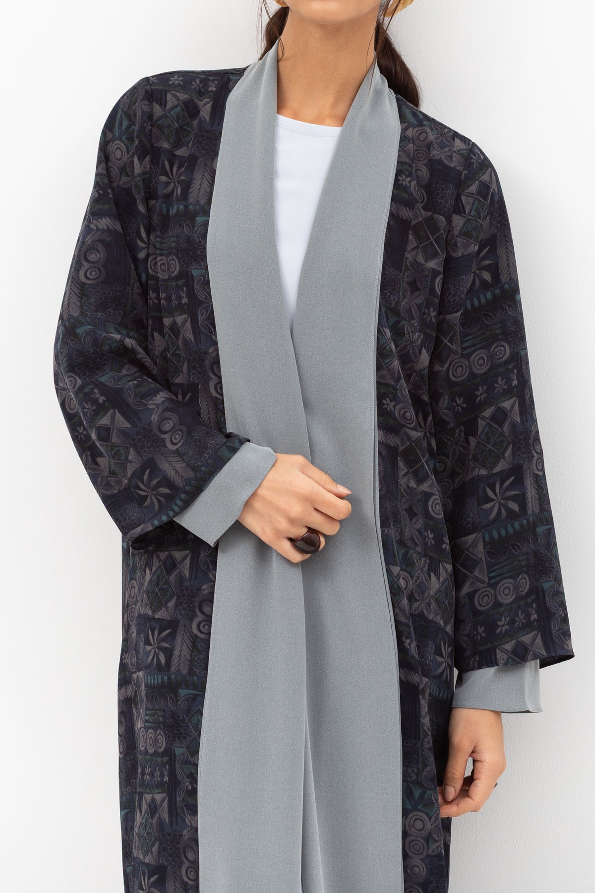 Fluid Shawl Lapel Abaya in Printed Dark Blue