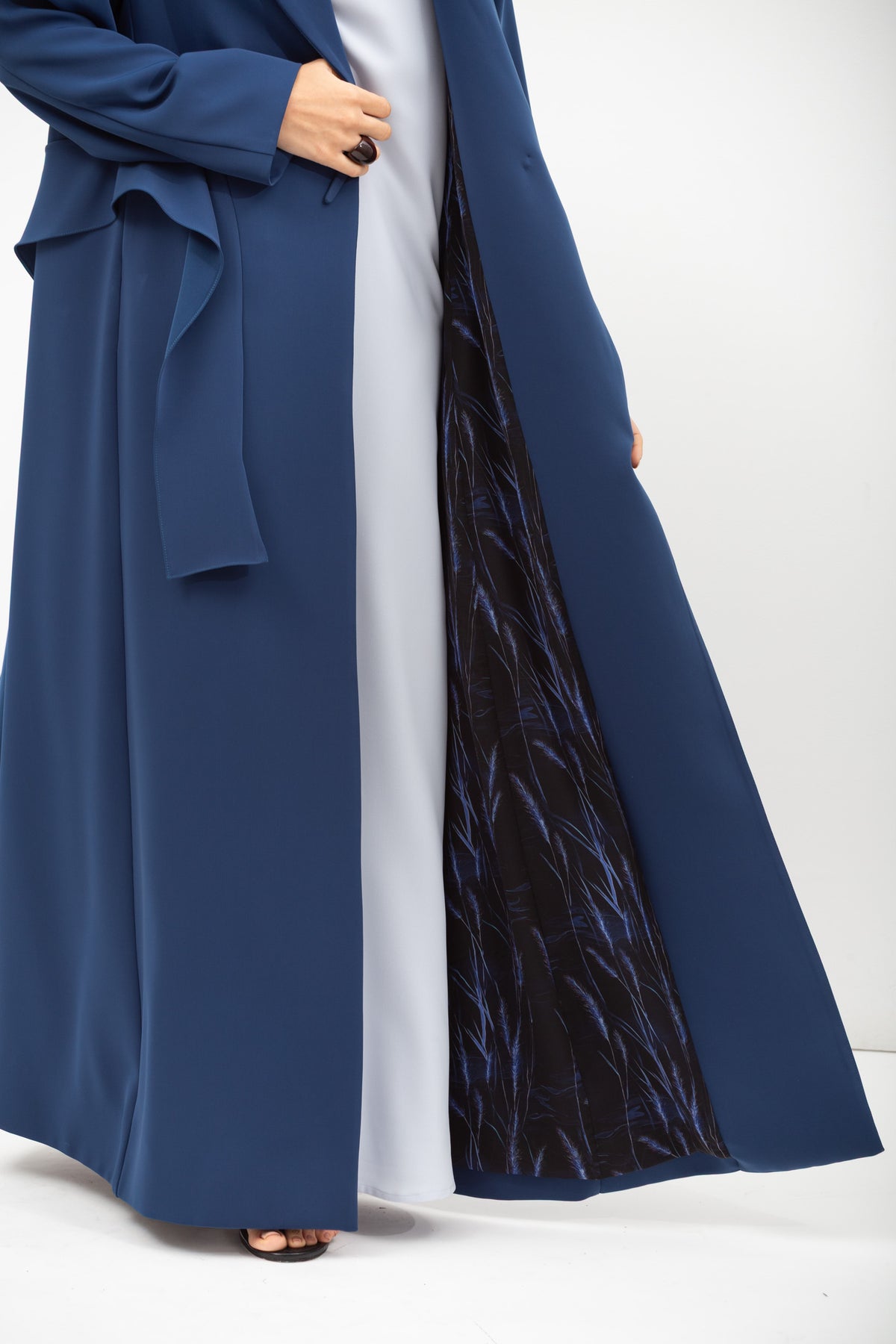 Tuxedo Abaya with Sash in Blue
