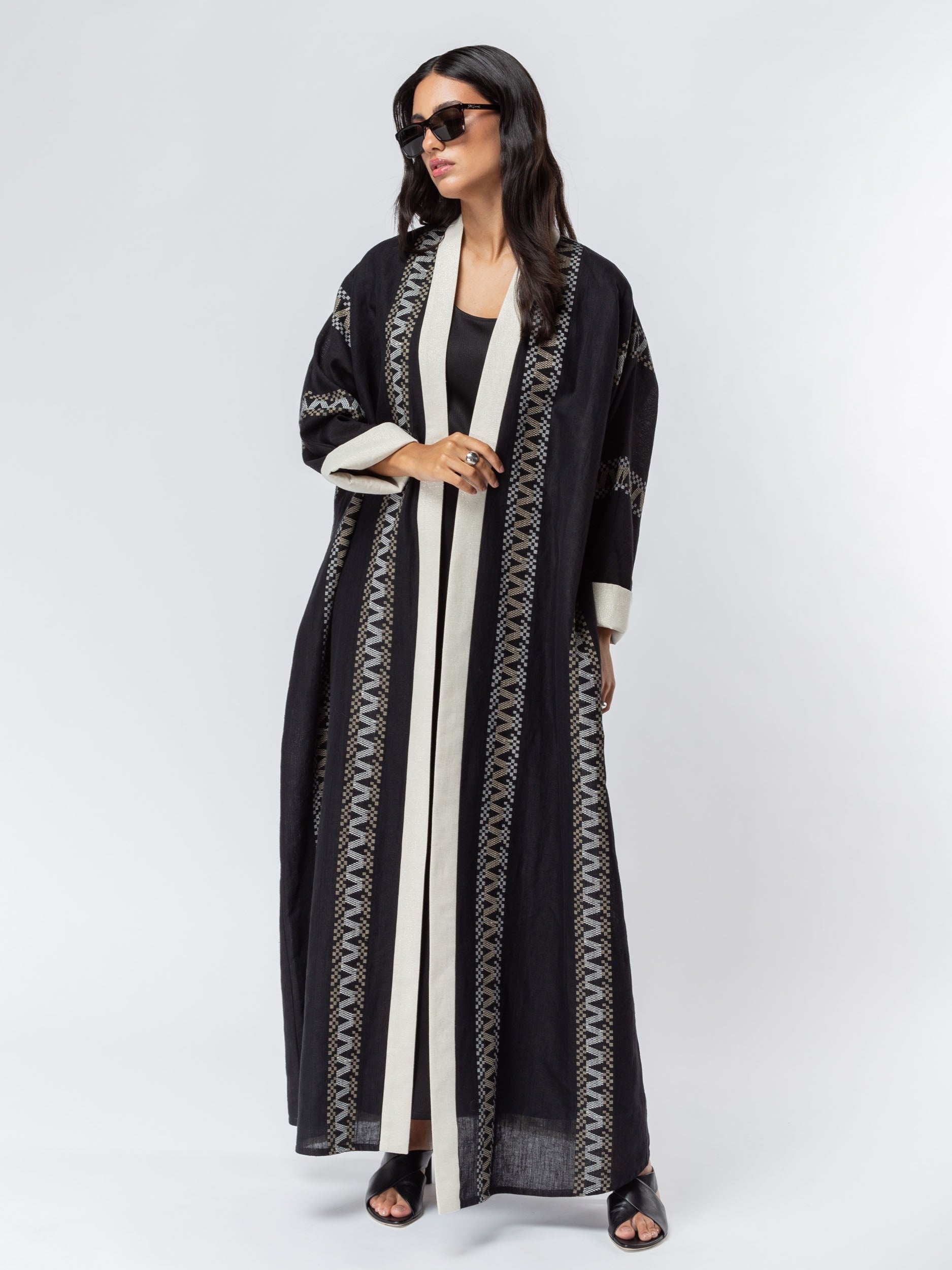 Loose Abaya in Black with Detail